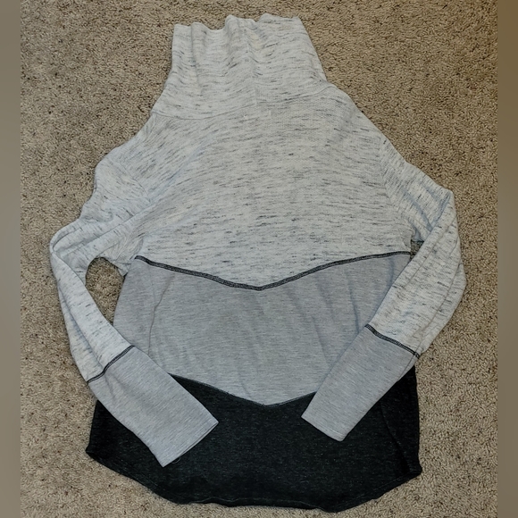 Maurices colorblock cowl neck sweater size medium - Picture 2 of 2
